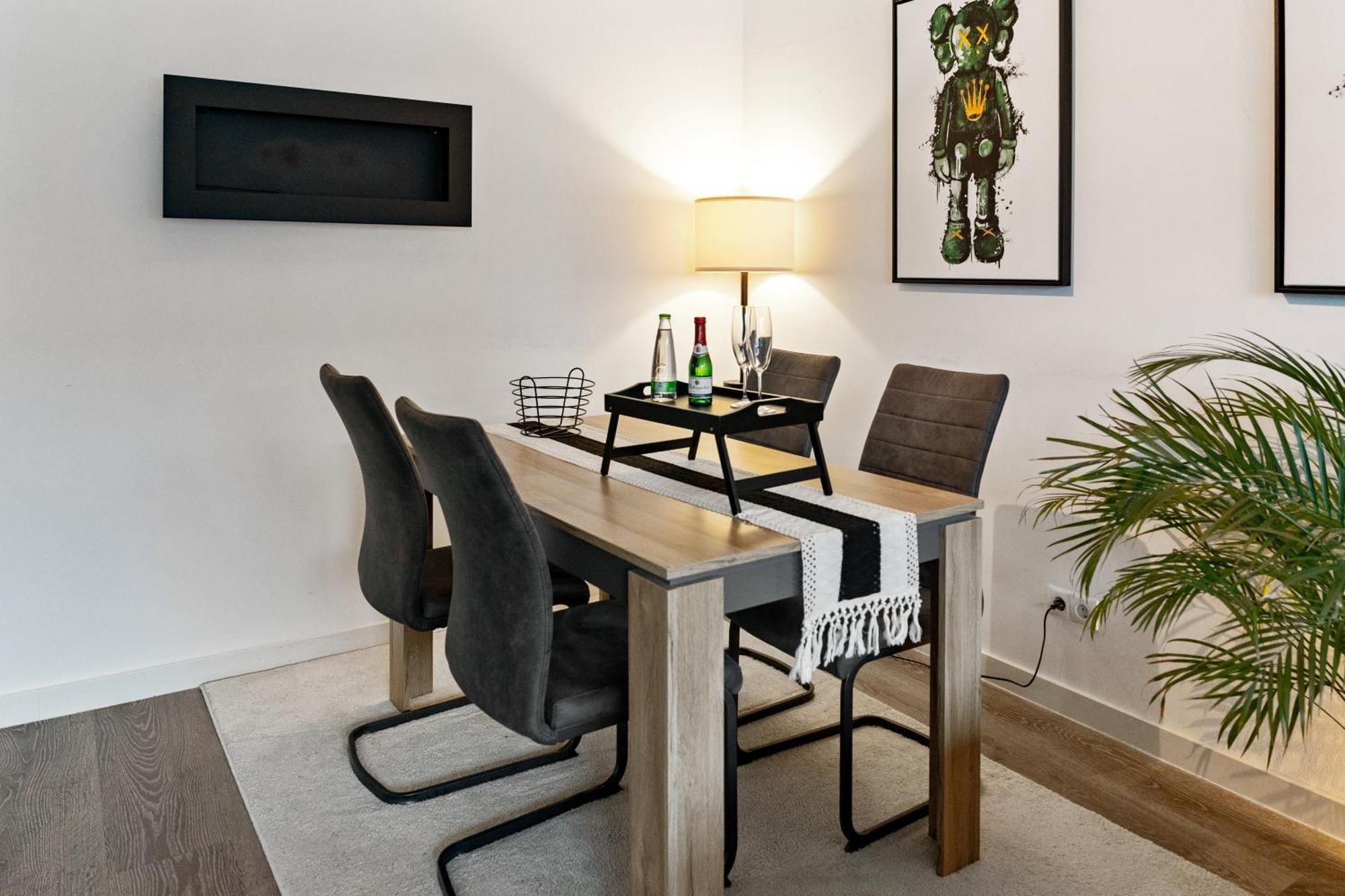 Modern Style Business Suite - Office - Kitchen - Balcony Herzogenaurach Eksteriør bilde